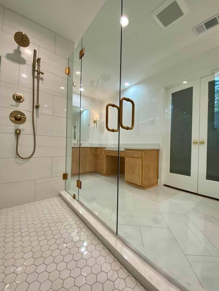 6 Reasons Why We Love Walk-In Showers - NOVERO Homes