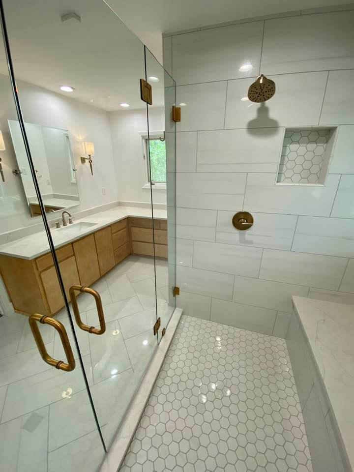 How Frameless Shower Glass Transform Your Bathroom Remodel